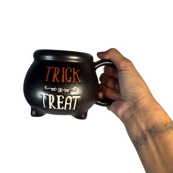 Hyde and EEK Trick or Treat Cauldron Mug Stoneware Halloween Horror Witchy Goth - Picture 9 of 9